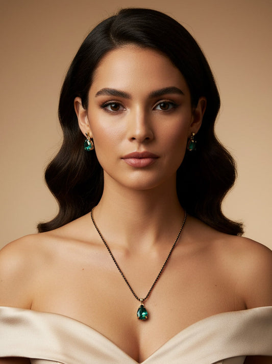 Verde Teardrop Solitaire Set