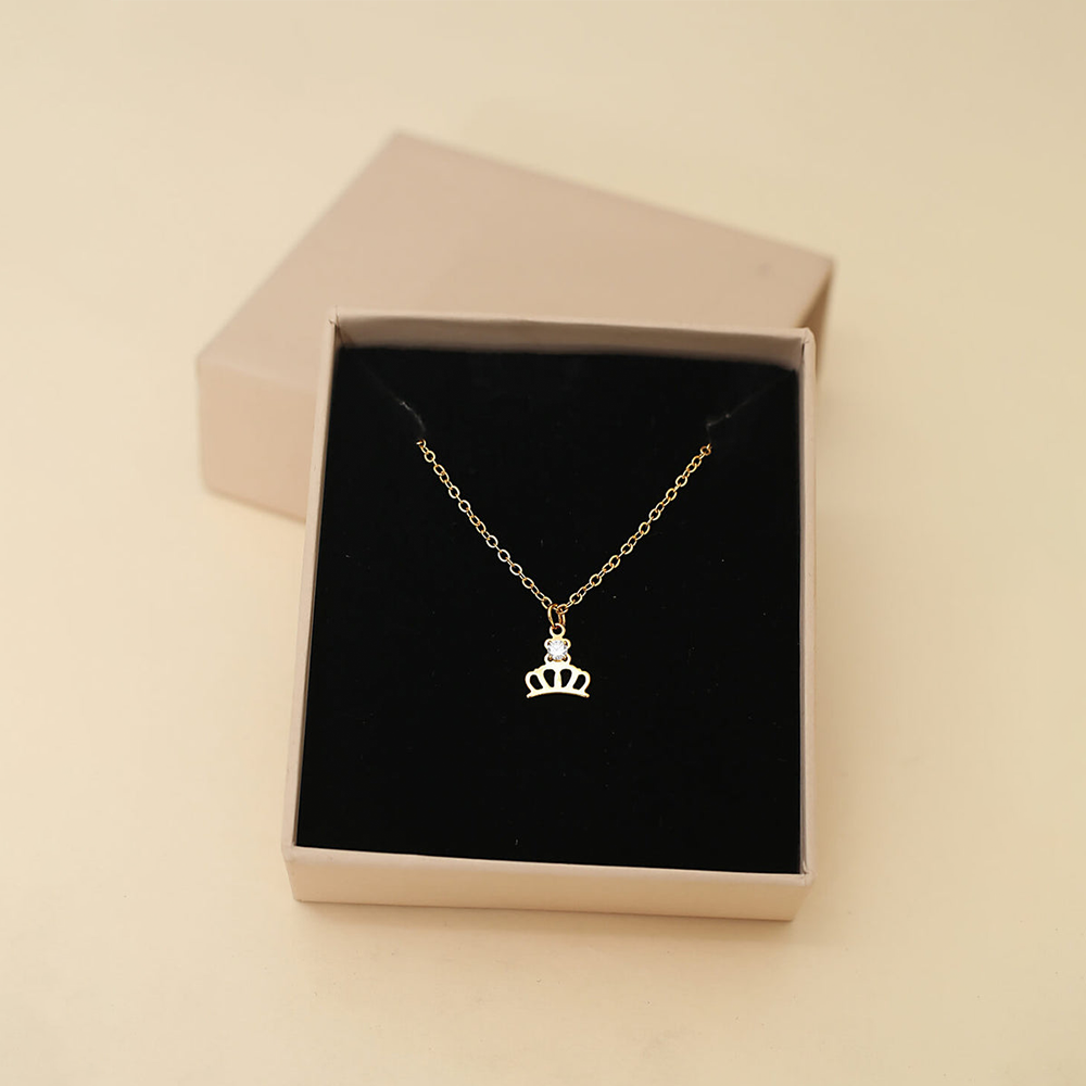 Dainty Queen Crown Necklace