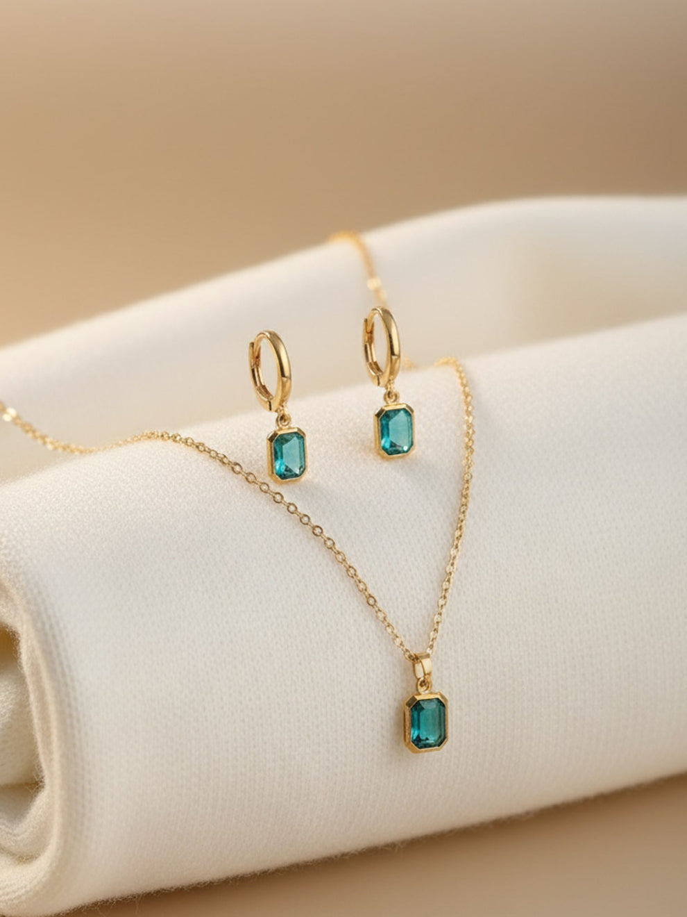 Emerald Essence Geometric Jewellery Set