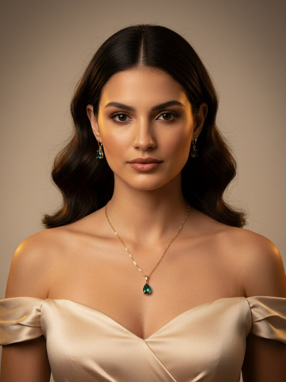 Emerald Green Pear-Cut Solitaire Set