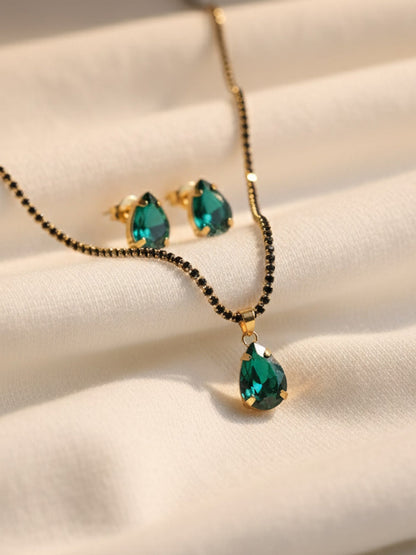 Verde Teardrop Solitaire Set